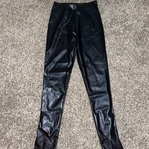 5/$25❌ FINAL CALL❌ NWOT-Pleather pants